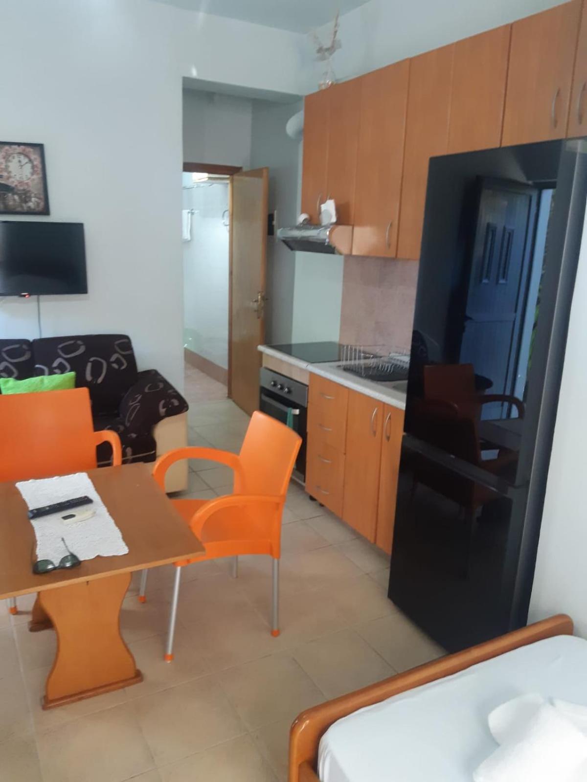 Mohito Beach Apartment 5 Sarandë Esterno foto